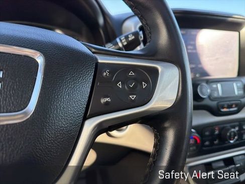 Used 2024 GMC Terrain SLT w/ Infotainment Package II image 38