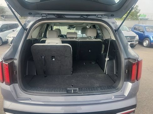 Certified 2022 Kia Sorento S w/ Panoramic Sunroof Package FWD image 18