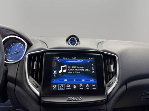 Used 2019 Maserati Ghibli RWD image 21