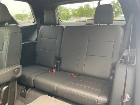 Used 2023 Chevrolet Traverse LT w/ LT Premium Package AWD/4WD image 10