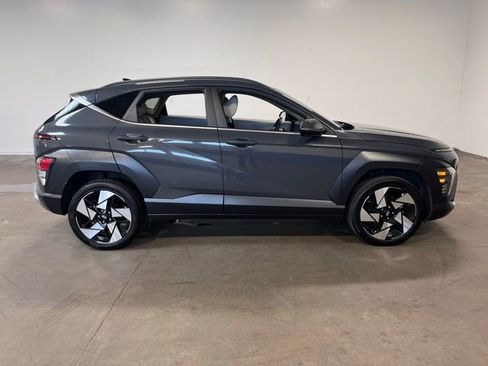 Used 2024 Hyundai Kona Limited image 2
