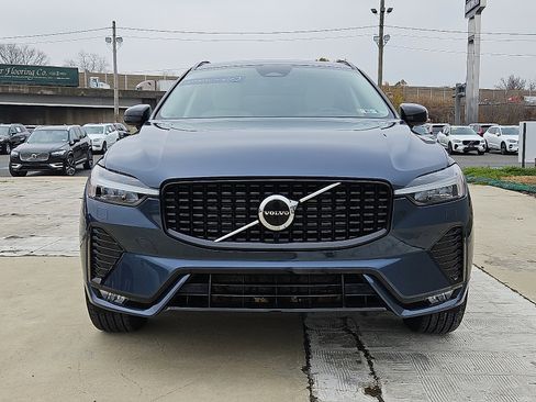 Certified 2024 Volvo XC60 B5 Core w/ Climate Package image 2