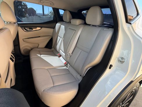Used 2018 Nissan Rogue Sport SL w/ SL Premium Package FWD image 22
