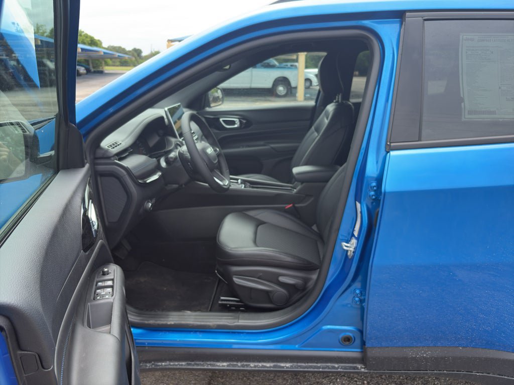 New 2026 Jeep Compass Latitude AWD/4WD image 12
