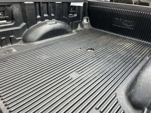 Used 2017 Ford F250 XLT image 4