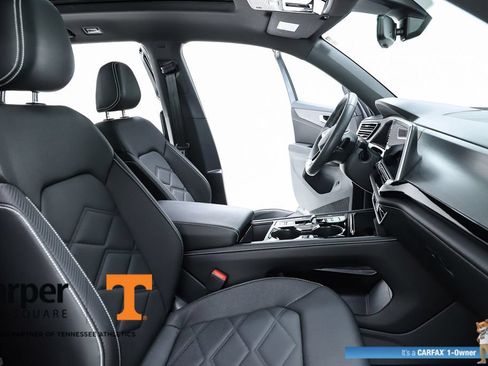 Used 2024 Volkswagen Atlas Cross Sport SE w/ Panoramic Sunroof Package FWD image 36
