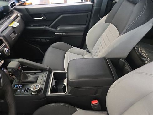 Used 2025 Toyota Tacoma TRD Off-Road image 20