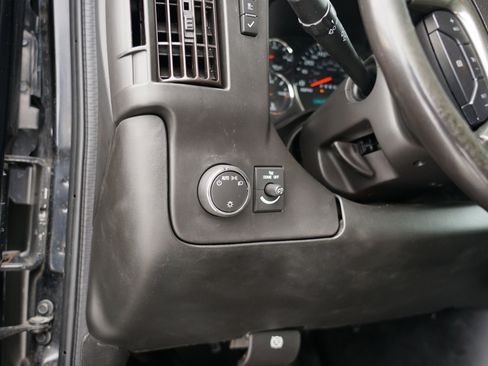 Used 2019 Chevrolet Express 2500 w/ Driver Convenience Package image 22