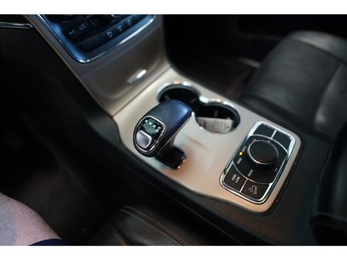 Used 2015 Jeep Grand Cherokee Limited w/ Luxury Group II AWD/4WD image 21