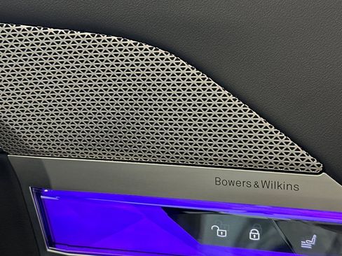 Certified 2024 BMW 740i w/ Premium Package 2 image 21