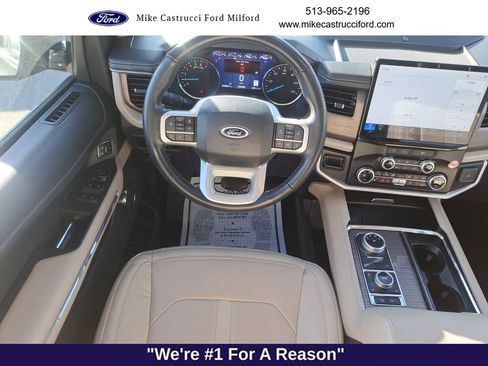 Used 2024 Ford Expedition Limited image 11