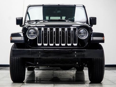 Used 2022 Jeep Gladiator Overland w/ Popular Equipment Package AWD/4WD image 7