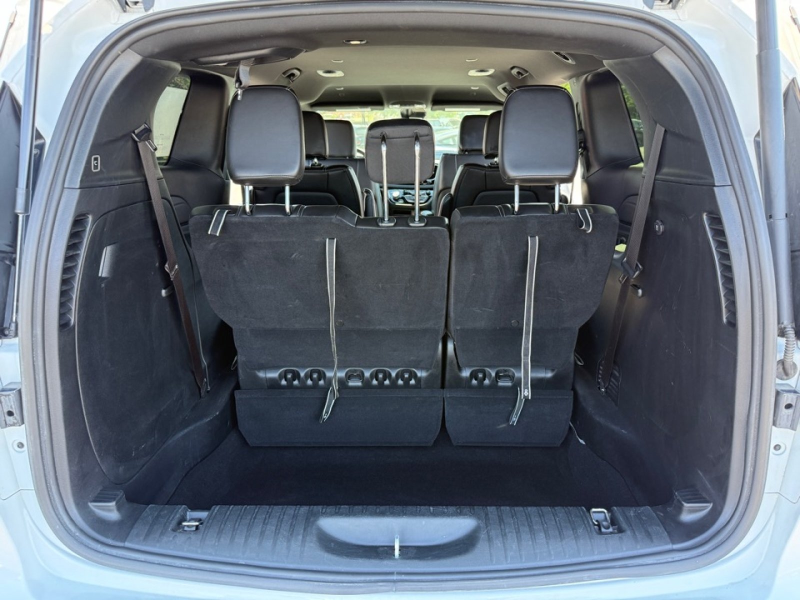 Used 2025 Chrysler Pacifica Select FWD image 31
