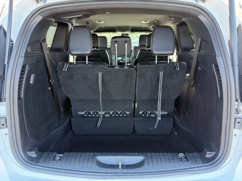 Used 2025 Chrysler Pacifica Select FWD image 31