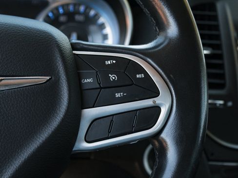 Used 2018 Chrysler 300 Touring w/ Sport Appearance Package RWD image 13