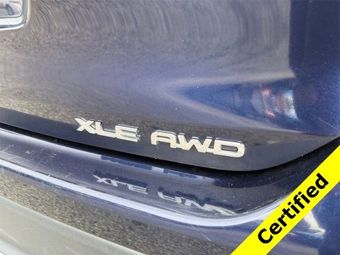 Used 2024 Toyota Highlander XLE image 16