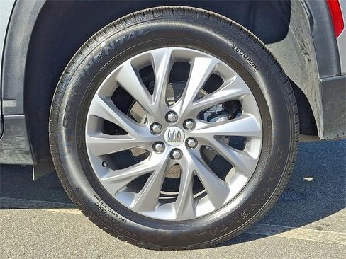 Used 2025 Buick Enclave Preferred image 8