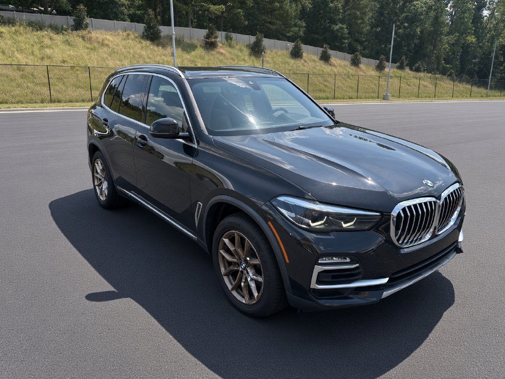 Used 2021 BMW X5 xDrive40i w/ Premium Package 3 AWD/4WD image 4