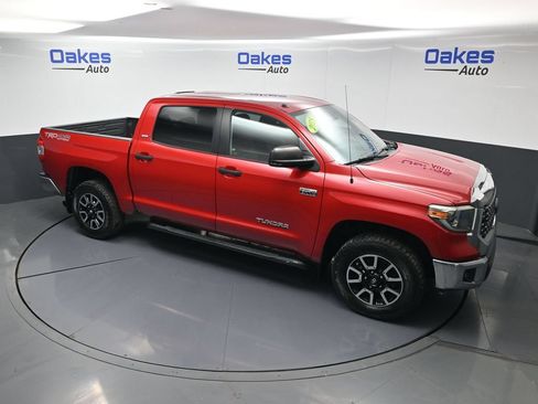 Used 2018 Toyota Tundra SR5 w/ TRD Off Road Package AWD/4WD image 47