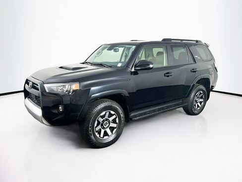 Used 2024 Toyota 4Runner TRD Off-Road Premium image 3