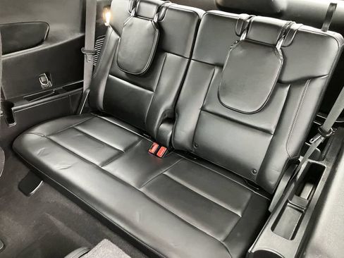 Used 2021 Ford Explorer XLT w/ Equipment Group 202A AWD/4WD image 15