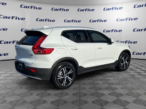Used 2025 Volvo XC40 B5 Core image 6