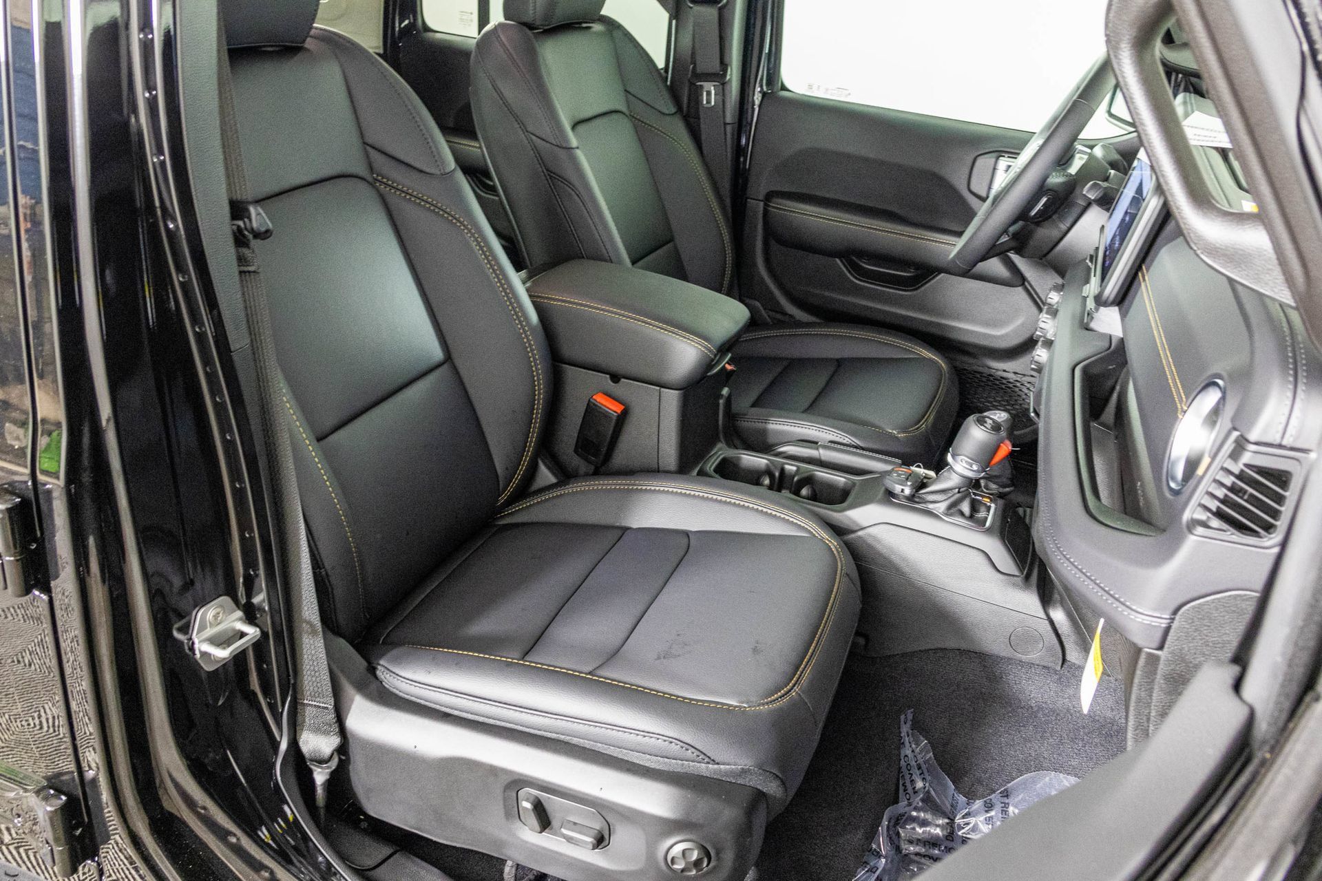 New 2027 Jeep Wrangler Unlimited Sahara AWD/4WD image 40
