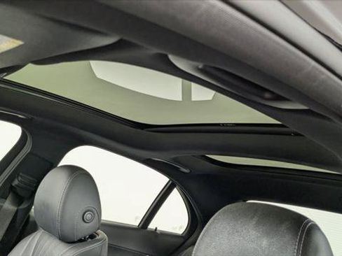 Used 2018 Mercedes-Benz E 400 4MATIC Sedan image 36
