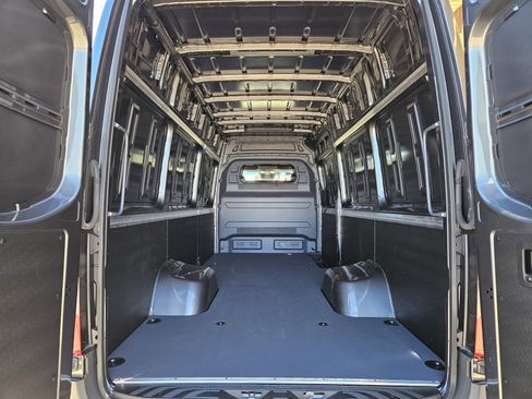 Used 2024 Mercedes-Benz Sprinter 3500 image 32