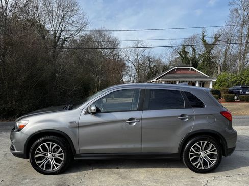 Used 2018 Mitsubishi Outlander Sport SE image 3