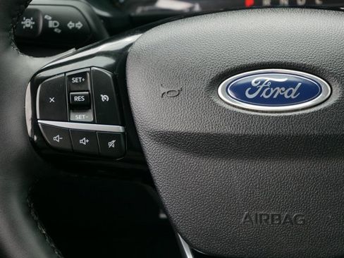 Certified 2022 Ford Escape SE w/ SE Sport Appearance Package image 18