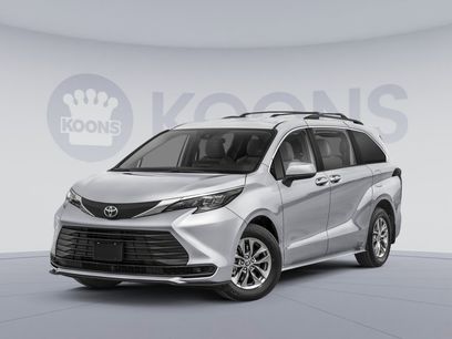 New 2025 Toyota Sienna LE