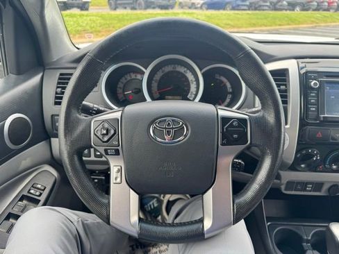 Used 2015 Toyota Tacoma 4x4 Double Cab w/ TRD Off-Road Package image 16