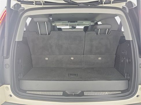 Used 2015 Cadillac Escalade Premium image 35