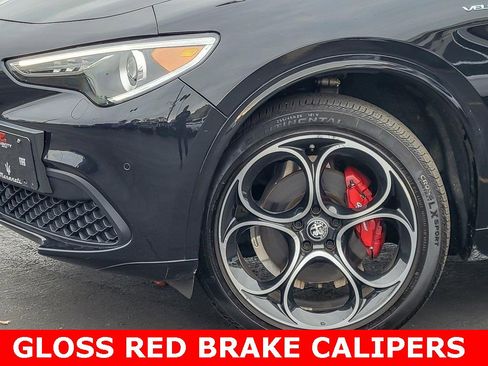 Used 2022 Alfa Romeo Stelvio Veloce image 3