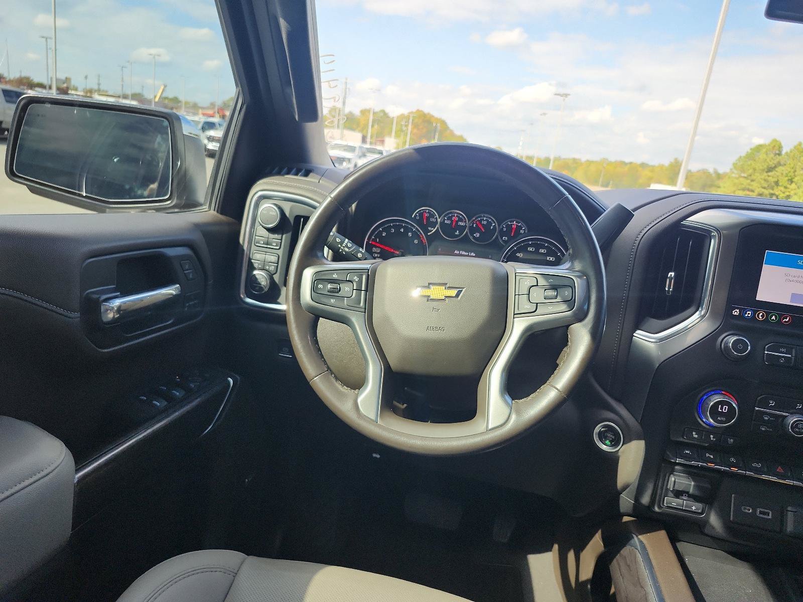 Used 2022 Chevrolet Silverado 1500 LTZ w/ LTZ Premium Package AWD/4WD image 17