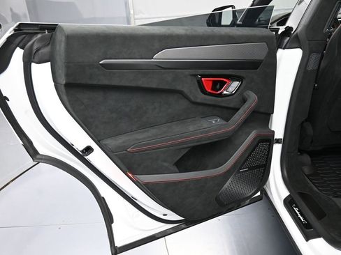 Used 2023 Lamborghini Urus Performante image 24