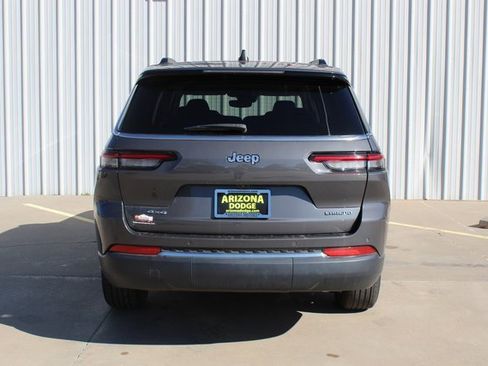 Used 2023 Jeep Grand Cherokee L Laredo image 6