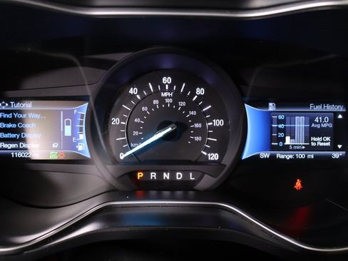 Used 2018 Ford Fusion SE image 4