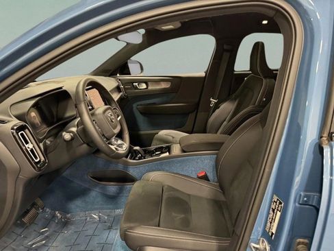 Certified 2024 Volvo C40 P8 Recharge Ultimate w/ Protection Package Premier image 28