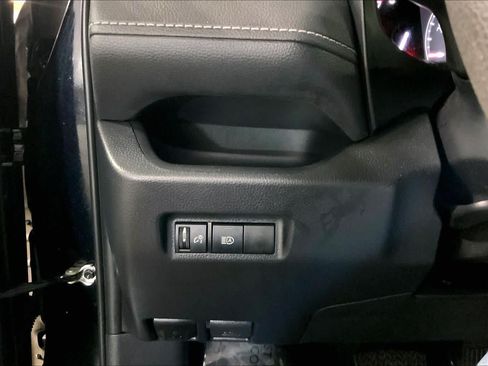 Used 2025 Toyota RAV4 LE AWD/4WD image 35