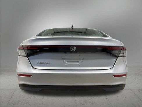 Used 2025 Honda Accord SE image 5