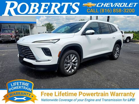Used 2025 Buick Enclave Preferred AWD/4WD image 1