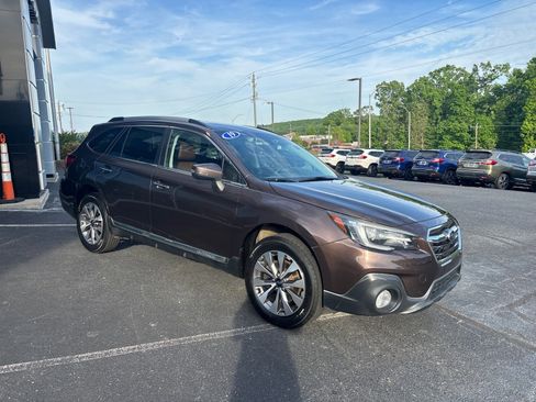 Used 2019 Subaru Outback 3.6R Touring w/ Popular Package #3A AWD/4WD image 5