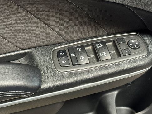 Used 2022 Dodge Charger SXT RWD image 13