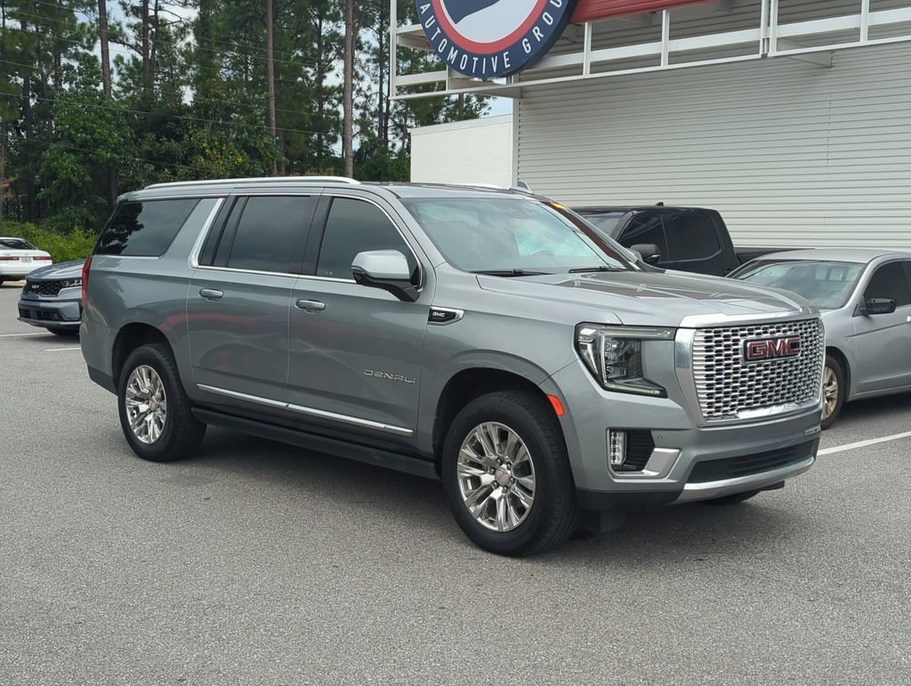 Used 2023 GMC Yukon XL Denali AWD/4WD image 8