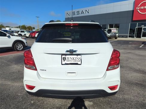 Used 2022 Chevrolet Trax LT w/ Sport Edition image 5