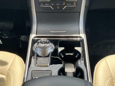 Used 2020 Ford Edge SEL w/ Convenience Package FWD image 18