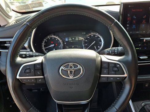 Used 2022 Toyota Highlander Platinum AWD/4WD image 22