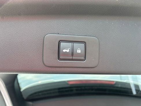 Used 2025 Nissan Murano SL AWD/4WD image 16